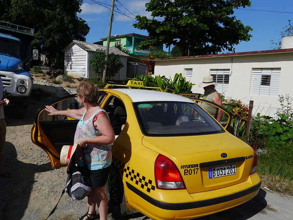 yellow cab in Cuba